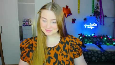 Sophie online show from December 2024 04:01:02 PM