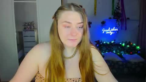 Sophie online show from December 2024 04:03:02 AM