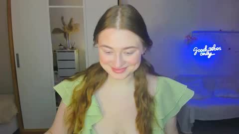 Sophie online show from February 2025 07:04:02 AM