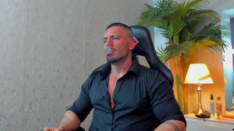 dennis_cox_ online show from December 2024 12:01:02 PM