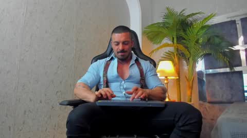 dennis_cox_ online show from January 2025 01:06:02 AM