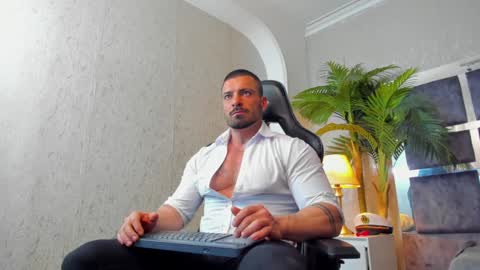 dennis_cox_ online show from January 2025 12:46:02 PM