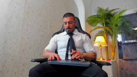 dennis_cox_ online show from January 2025 04:02:02 PM