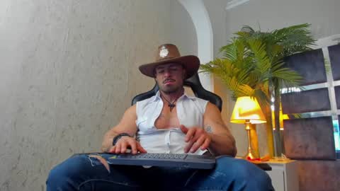 dennis_cox_ online show from January 2025 01:47:01 PM