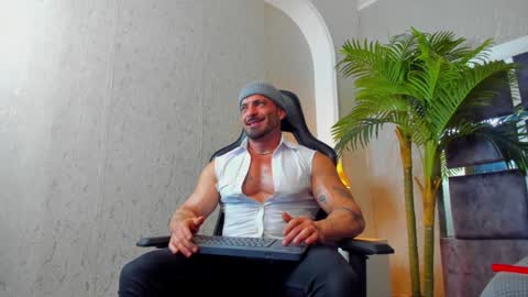 dennis_cox_ online show from January 2025 03:33:02 PM