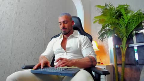 dennis_cox_ online show from January 2025 12:30:02 PM