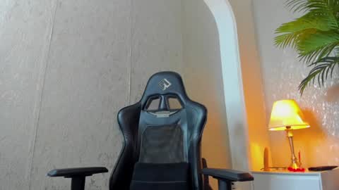 dennis_cox_ online show from January 2025 12:56:01 PM