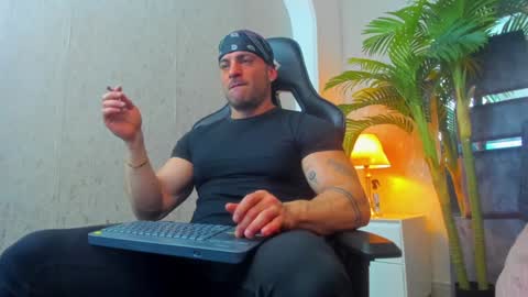 dennis_cox_ online show from January 2025 10:33:02 AM