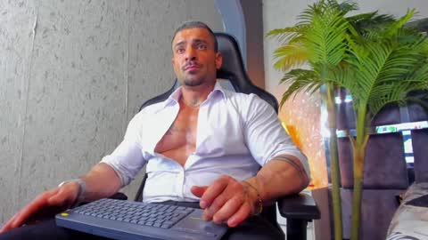 dennis_cox_ online show from January 2025 11:55:01 AM