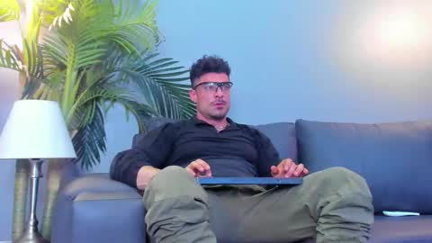 Snapshot of dennis_cox_ chatting on October 2025 11:37:02 PM dennis_cox_ online show from October 2025 11:37:02 PM