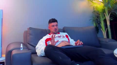 Snapshot of dennis_cox_ chatting on October 2025 02:55:01 AM dennis_cox_ online show from October 2025 02:55:01 AM