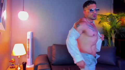 Snapshot of dennis_cox_ chatting on October 2025 05:03:01 PM dennis_cox_ online show from October 2025 05:03:01 PM