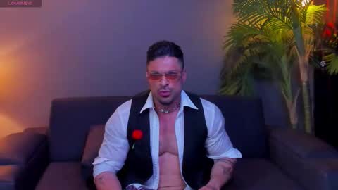 Snapshot of dennis_cox_ chatting on October 2025 09:04:02 PM dennis_cox_ online show from October 2025 09:04:02 PM