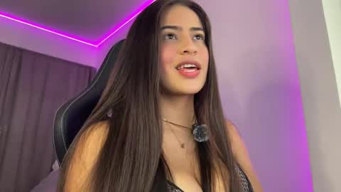 Snapshot of dereckbrownn chatting on November 2025 05:39:01 AM Dereck online show from November 2025 05:39:01 AM