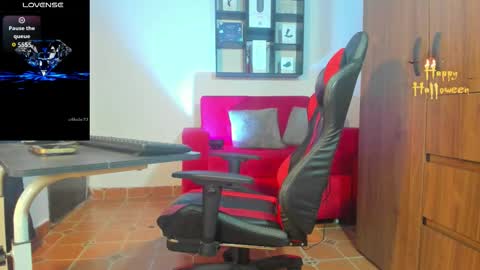 Snapshot of dereckgreen chatting on October 2025 08:40:02 PM dereckgreen online show from October 2025 08:40:02 PM