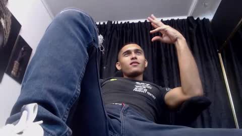 D E R E K online show from October 2025 03:04:01 AM