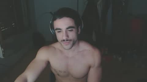 derekhuge online show from November 2025 06:25:02 AM