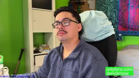 Snapshot of derrick_hose chatting on January 2025 03:52:02 PM Derrick Hose online show from January 2025 03:52:02 PM