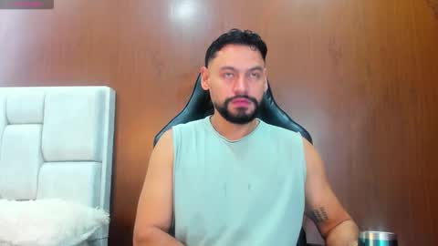 Snapshot of derrybigger_cm chatting on October 2025 02:18:01 PM DerryBigger CM online show from October 2025 02:18:01 PM