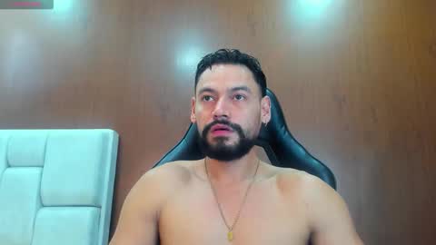 Snapshot of derrybigger_cm chatting on November 2025 05:23:02 PM DerryBigger CM online show from November 2025 05:23:02 PM