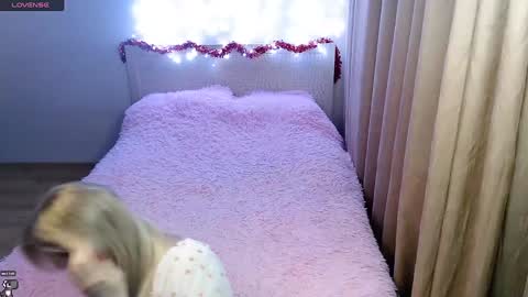 Snapshot of des_ch chatting on December 2024 10:36:02 PM Ari online show from December 2024 10:36:02 PM