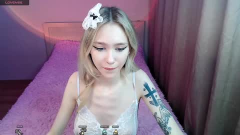 Snapshot of des_ch chatting on February 2025 07:18:02 PM Ari online show from February 2025 07:18:02 PM