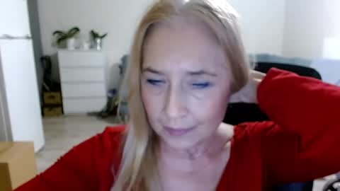 Snapshot of desiresofia chatting on December 2024 08:00:01 AM S O F I A online show from December 2024 08:00:01 AM