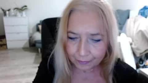 Snapshot of desiresofia chatting on December 2024 08:20:02 AM S O F I A online show from December 2024 08:20:02 AM
