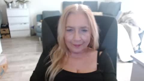 Snapshot of desiresofia chatting on December 2024 11:01:01 AM S O F I A online show from December 2024 11:01:01 AM