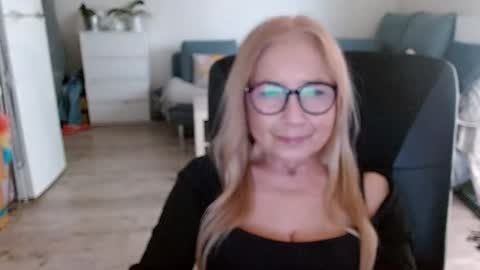 Snapshot of desiresofia chatting on January 2025 10:58:02 AM S O F I A online show from January 2025 10:58:02 AM