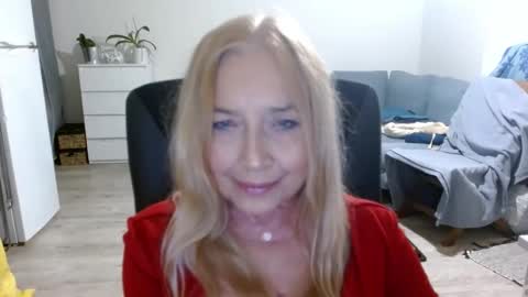 Snapshot of desiresofia chatting on January 2025 03:03:01 PM S O F I A online show from January 2025 03:03:01 PM