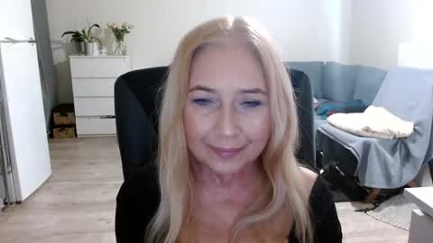 Snapshot of desiresofia chatting on January 2025 07:57:01 AM S O F I A online show from January 2025 07:57:01 AM