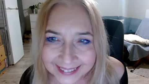 Snapshot of desiresofia chatting on January 2025 06:10:02 PM S O F I A online show from January 2025 06:10:02 PM