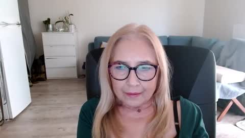 Snapshot of desiresofia chatting on January 2025 10:58:02 AM S O F I A online show from January 2025 10:58:02 AM