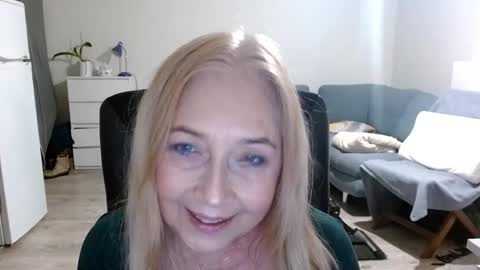 Snapshot of desiresofia chatting on January 2025 02:49:02 PM S O F I A online show from January 2025 02:49:02 PM