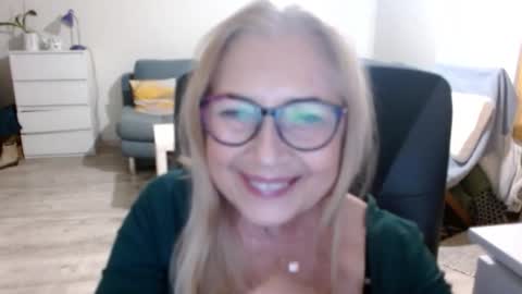 Snapshot of desiresofia chatting on January 2025 06:36:02 PM S O F I A online show from January 2025 06:36:02 PM