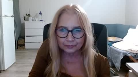 Snapshot of desiresofia chatting on February 2025 02:46:02 PM S O F I A online show from February 2025 02:46:02 PM