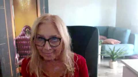 S O F I A online show from October 2025 01:51:02 PM