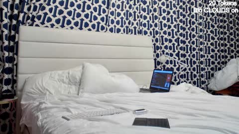 Snapshot of desiriabledesiri chatting on December 2024 08:36:01 AM Ryley Rydes online show from December 2024 08:36:01 AM