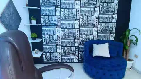 Snapshot of desiring__angel chatting on November 2025 05:06:01 AM Desiring Angel online show from November 2025 05:06:01 AM