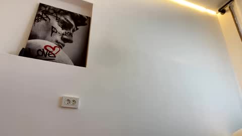 Emily online show from October 2025 06:54:01 AM