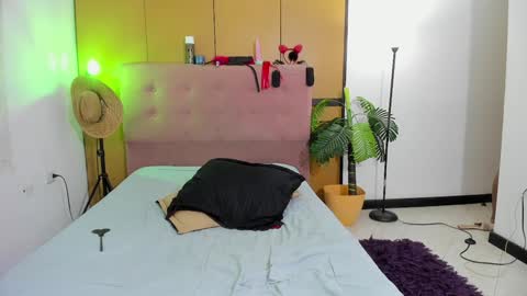 Snapshot of diabla_sexyboobs chatting on January 2025 02:09:01 AM D I A B L A online show from January 2025 02:09:01 AM