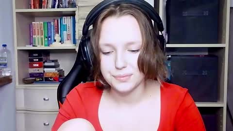 diana_back3 online show from October 2025 01:56:02 PM