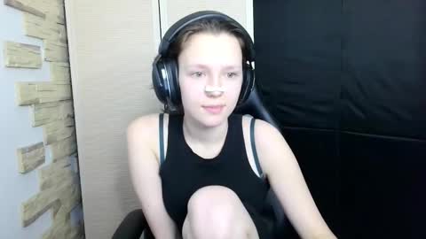 diana_back3 online show from November 2025 12:22:01 PM