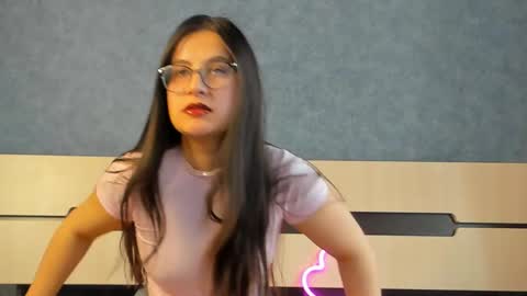 Snapshot of diana_moonn chatting on October 2025 11:44:02 AM Hello my name is Carolina online show from October 2025 11:44:02 AM