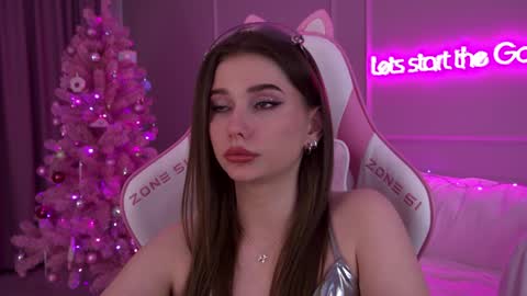 Snapshot of dianabecker chatting on December 2024 03:38:02 AM Diana online show from December 2024 03:38:02 AM