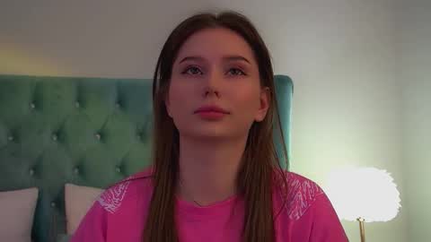 Snapshot of dianabecker chatting on November 2025 06:31:02 PM Diana online show from November 2025 06:31:02 PM