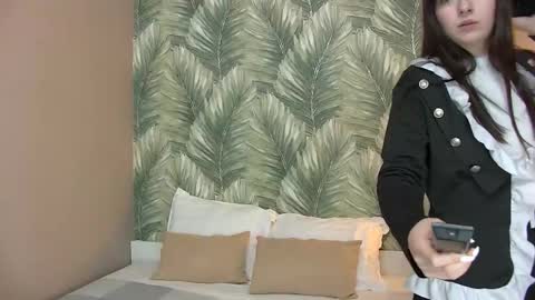 DianaPittman online show from September 2025 01:11:01 PM