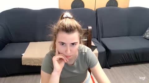dianasmiey7 online show from December 2024 07:23:01 PM