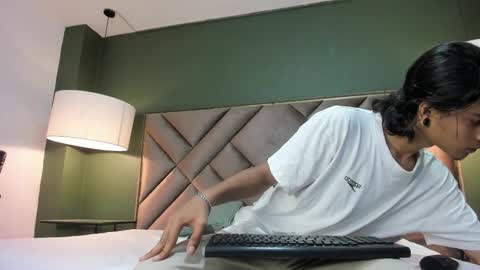 Snapshot of dickie_dicking chatting on November 2025 08:32:01 PM dickie_dicking online show from November 2025 08:32:01 PM